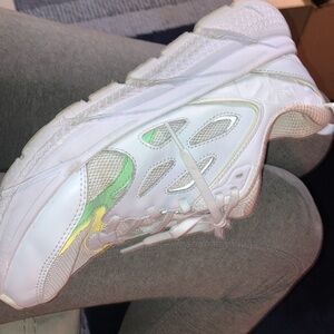 Hoka women’s tennis shoes